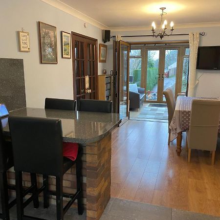 Dyffryn Taf - Spacious 3 Bedroom Bungalow Close To Amenities St Clears Eksteriør billede