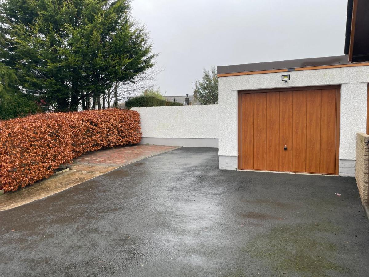 Dyffryn Taf - Spacious 3 Bedroom Bungalow Close To Amenities St Clears Eksteriør billede